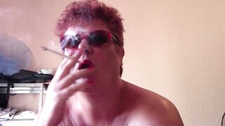Smoking babe Old Sloppy Fellatio