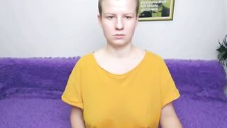 nude headshave Beauty woman smooth shaved