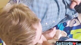 Hot twink jizzes while getting without any protection by stepbro