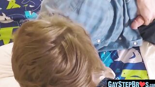 Hot twink jizzes while getting without any protection by stepbro