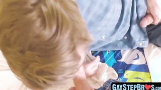Hot twink jizzes while getting without any protection by stepbro