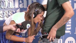 Natalia Garcia Pide una hamburgesa para chuparle la polla  al repartidor en Juan Bust