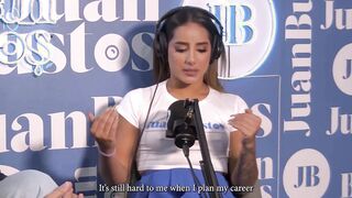 Natalia Garcia Pide una hamburgesa para chuparle la polla  al repartidor en Juan Bust