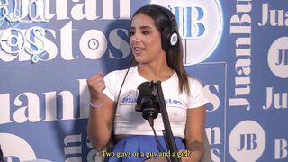 Natalia Garcia Pide una hamburgesa para chuparle la polla  al repartidor en Juan Bust