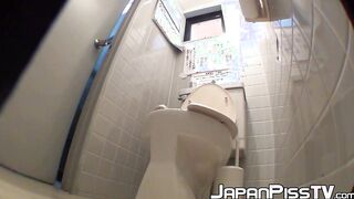 Unaware Japanese chicks pee while being secretly recorded