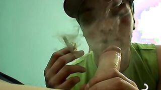 Intoxicatingly sensual smoke with mouthfucking session