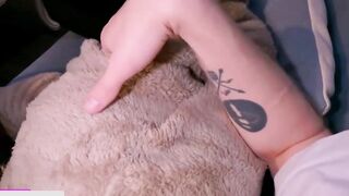 A young stepmother gave a blowjob to her stepson at her leisure