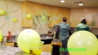 JOUIBRULANCE ET MYSBOXMOUTH Léche sa chatte qui coule de les voir en mème temps