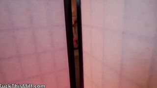 The masseuse gave a blowjob and rode a dick for money - BrookeTilli
