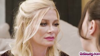 Demi find Chloe Surreal and Serene Siren having sex