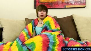 Talked with gay person toys his butt and jerks his dick solo