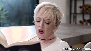 Sophia gets lust and dirty talk with Dee