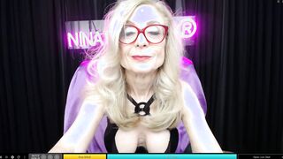 Live and Interactive Nina Hartleys Chat