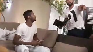 Ruivinha rabuda gostosa no gangbang