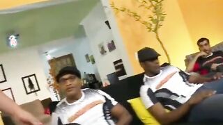 Rabuda gostosa no gangbang