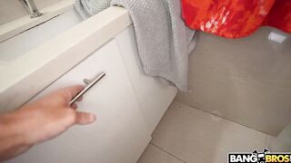 Busty housewife pretended the kitchen sink was stuck