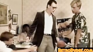 School fellows have a dick sucking party in the apartment
