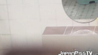 Pissing Japanese babes love dropping it in the shower here