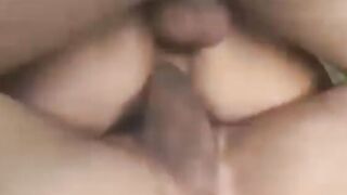 Loirinha gostosa fudendo com dois