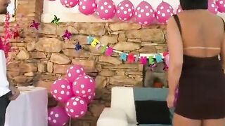 Japonesa morena rabuda linda e gostosa fudendo com o dotado