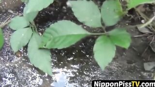 Fortunate voyeur gets Asian ladies piss on camera