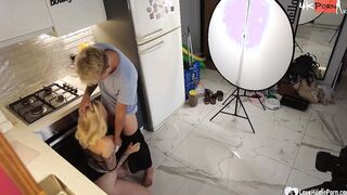 Photoshoot turned inside me fucking the performer