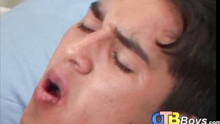 Latino twinks bang their brains out roughly without rubbers
