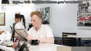 Syren De Mer Twerks Lets The Customer Do Whatever He Wants With Her For Some Extra Ca