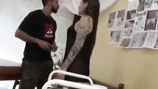 Morena gostosa do rabão fudendo com o dotado
