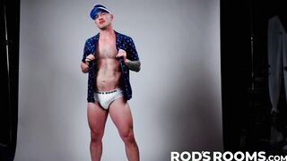 Hunk Derek irresistibly kissed Devin in an erotic photoshoot