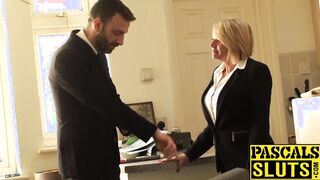 Smoking hot MILF Amy enjoys every second of rough pounding