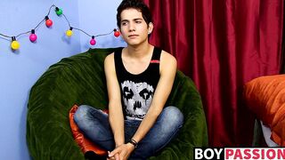 Young latino Giovanni Lovell masturbates after interview