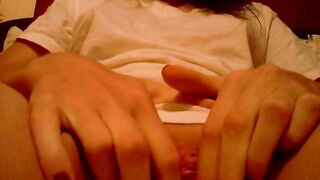 bimbos insering a bottle inside her cunt