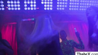 Slut wild shemales gets double penetrated in club