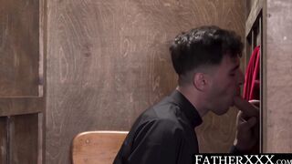 Cleric draws twink off after admission and rides him crude