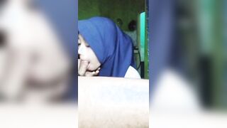 Hijabers Manis Nyepong Lembut Bikin Ketagihan