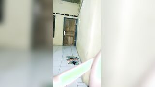 Habis Hujan Hujanan Abang Ojol Dilayani Biar Badan Hangat