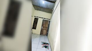Habis Hujan Hujanan Abang Ojol Dilayani Biar Badan Hangat