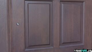 Jackson knocks on Jennifers front door