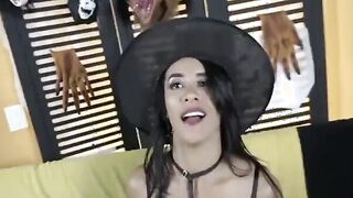 Morena gostosa do rabão fudendo com os dotados