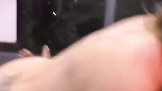 Loirinha gostosa do rabão fudendo com os dotados