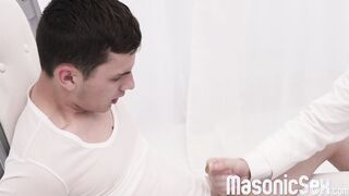 Innocent twink Tyler Tanner cumsprayed after Master Tucker Barrett masturbates his co