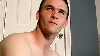 Sexy hunk must satisfy his sexual needs and starts wanking