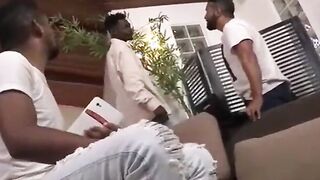 Ruivinha novinha linda e gostosa do rabão fudendo no gangbang