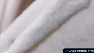 In his pajamas and a cumshot twink Benjamin Riley solo fucks dildo
