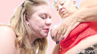 OLDNANNY Two old lesbians play with each other's labia