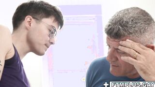 Joey bonus hole taste by DILF Dillon Stone