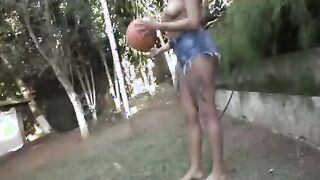 Morena gostosa do rabão fudendo