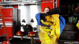 Firefighter Angela's White Bae Squirting Fuckfest