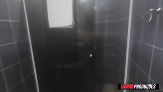 Ruivinha gostosa do rabão fudendo com o negão dotado